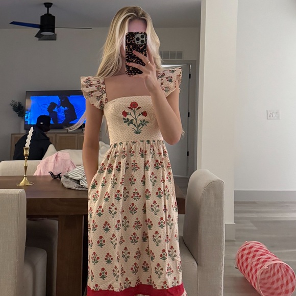 Hill House Home Dresses & Skirts - Chic Floral Embroidered Midi Dress